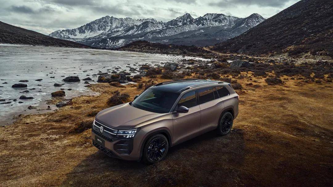 众途昂Pro：油车也有大智慧瓦力棋牌试驾2026款上汽大(图2)